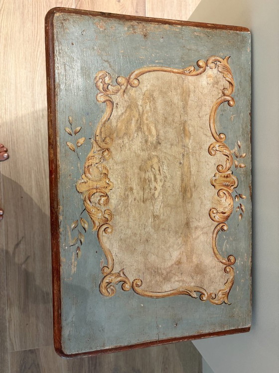 Rare pair of 18th-century Italian painted Nightstands – Wood (photo 7 of 14)