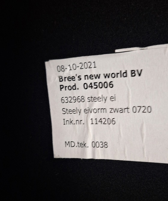 Image 1 of Table design Steely Black de Bree's New World