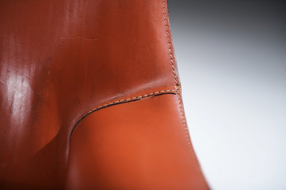 Image 1 of Splendida e antica sedia da pranzo in pelle Cab 414 di Mario Bellini per CASSINA Italia