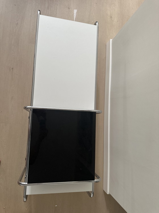 Image 1 of Mesa de centro y mesa auxiliar de diseño combinados.