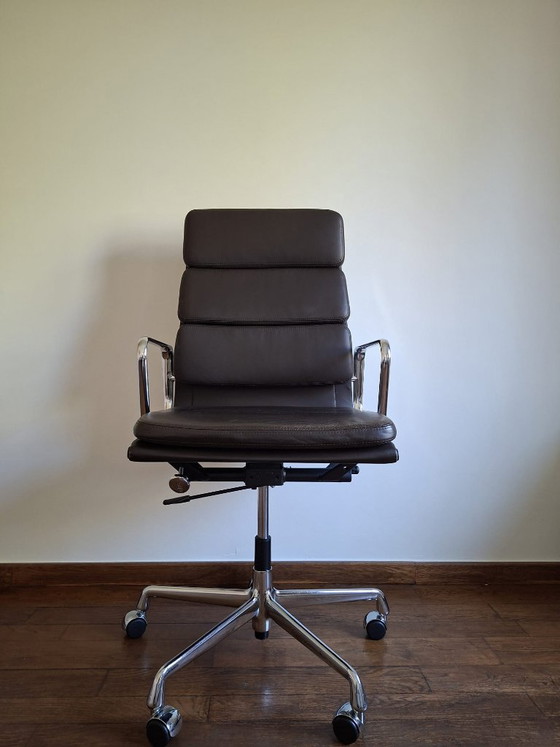 Image 1 of Poltrona Vitra Soft Pad EA 219 in pelle marrone castagna