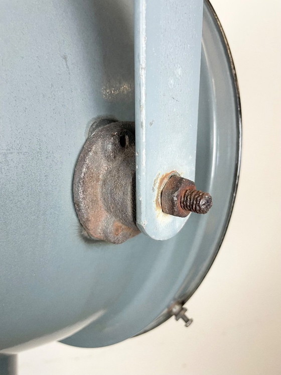 Image 1 of Projecteur industriel en émail gris avec couvercle en verre, années 1950