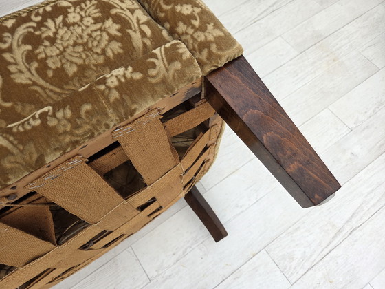 Image 1 of Canapé danois 3 places des années 1960, velours d'ameublement vert, pieds en bois de frêne