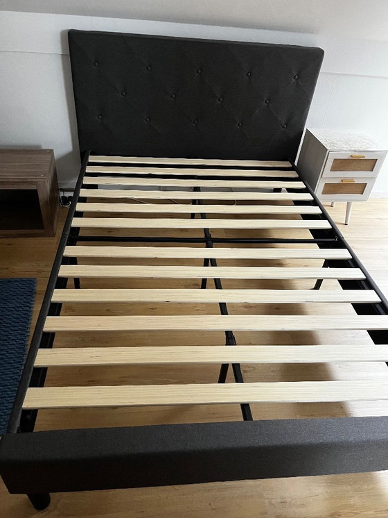 Image 1 of Lit 140 x 200 cm