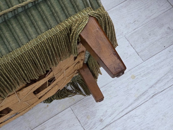 Image 1 of Divano danese a 3 posti, anni '60, velluto verde originale, legno di quercia.