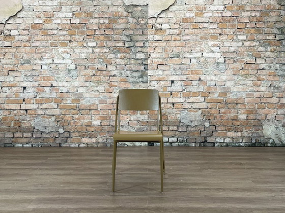 HAY Petit Standard Set di 6 - Olive | Daniel Rybakken, Sedie da pranzo, Metallo, Legno, Verde (foto 3 di 12)