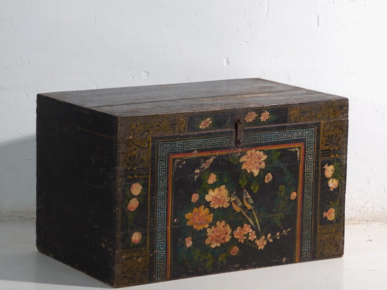 Baule antico dipinto in legno di pino – Cina, circa 1900 – Armadi contenitori, Iron (photo 2 of 40)