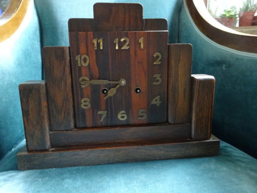 Art Deco Wurttenberg JungHans trapezium klok