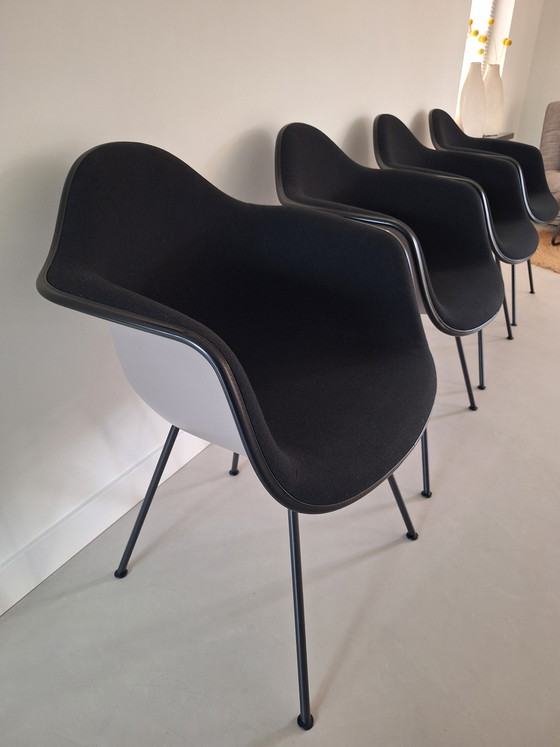Image 1 of 12 x Vitra Eames Dax in very good condition!