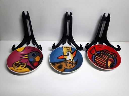 Set of 3 Corneille bowls including display stands