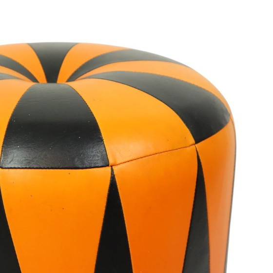 Image 1 of Pouf vintage arancione nero Skai