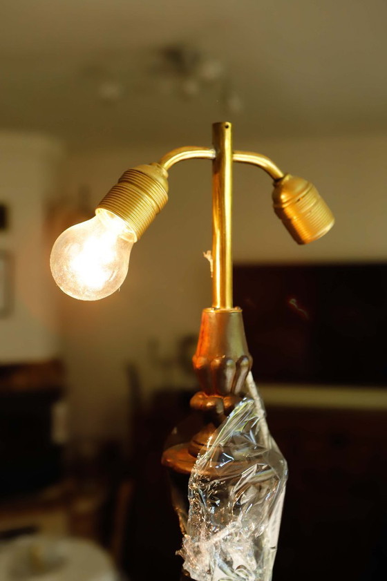 Image 1 of Lámpara de pie antigua con motivo de león