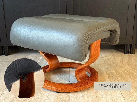 Image 1 of Originele Stressless fauteuil van Ekornes met voetenbank, echt leer, grijs