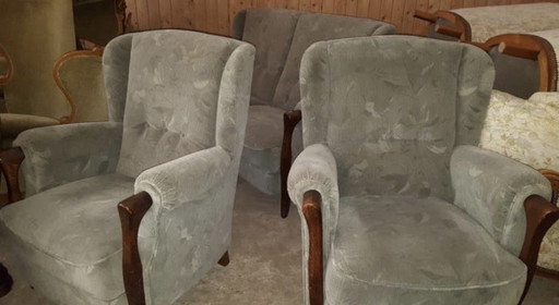 Senior bank met fauteuils