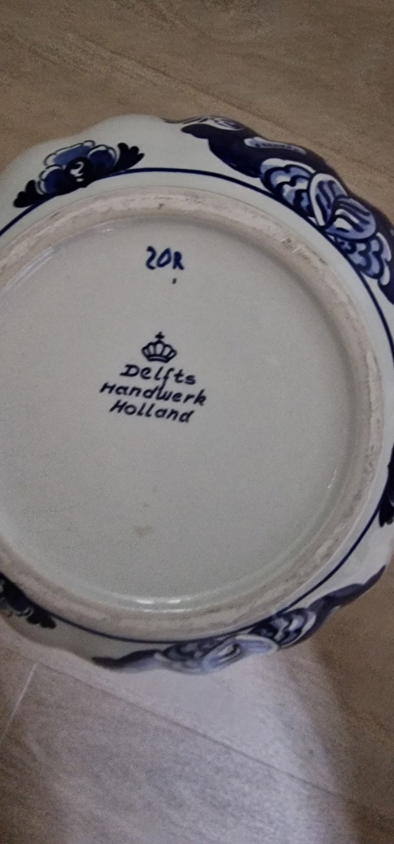 Image 1 of Exclusive set of 3 hand-painted Delft Blue cachepots – Holland