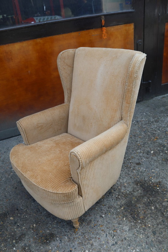 Image 1 of Fauteuil d'oreille confortable. Entièrement restauré avec une côte de chameau.