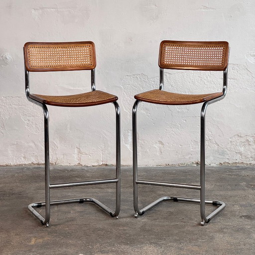 Paar Marcel Breuer „Cesca“-Barhocker mit freitragender Konstruktion, 1980