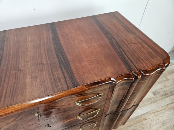 Image 1 of Commode Art déco des années 1940 en noyer, à 4 tiroirs et poignées en laiton