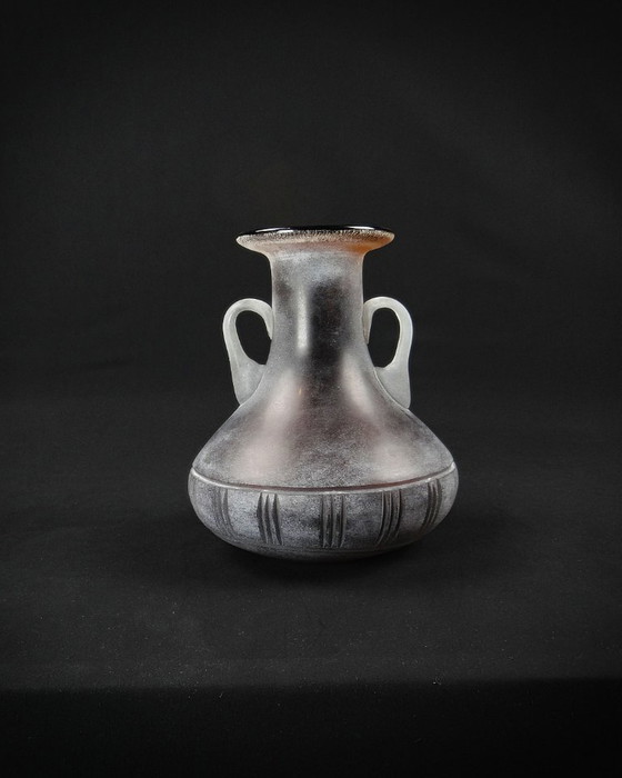 Image 1 of Vaso ad anfora in vetro tagliato di Murano, tecnica Scavo Seguso Vetri d'Arte