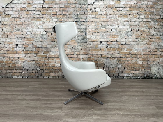 Image 1 of Vitra Grand Repos