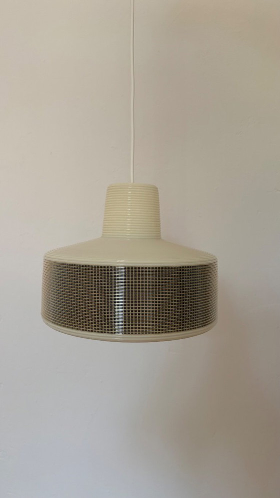 Vintage pendant light 1970s – Space Age – Cream white – Pendant lamps, Plastic (photo 2 of 8)