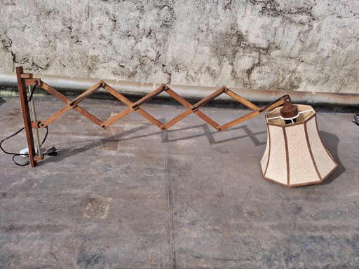 Lámpara de tijera de madera de teca, 1950