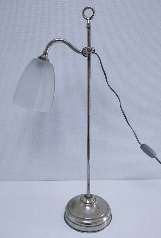 Image 1 of Lámpara Art Déco, metal cromado, cristal opalino.