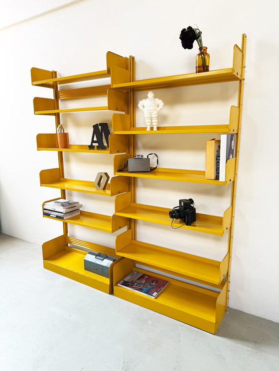 Image 1 of Bibliothèque jaune italo-néerlandaise Lips Vago « Congresso », 1968