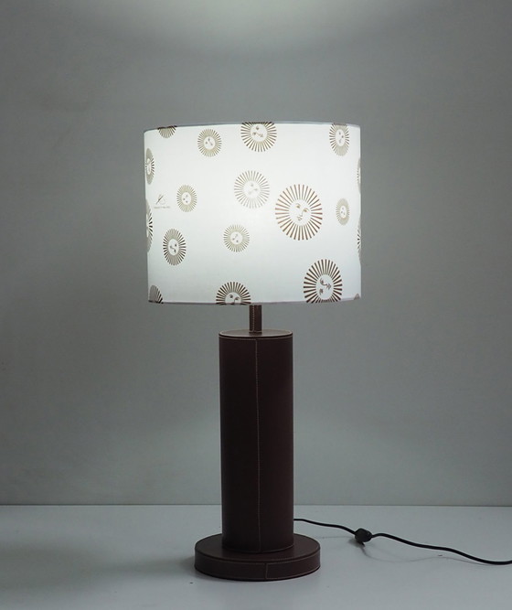 Image 1 of  Leder-Tischlampe/ Schatten Fornasetti-Stoff