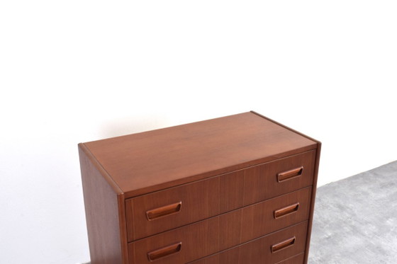 Cómoda danesa de teca de mediados de siglo, década de 1960. – Wood (photo 12 of 15)