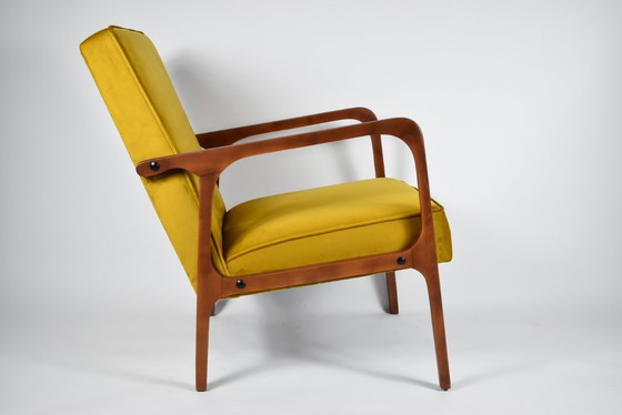 Image 1 of Fauteuil polonais vintage b-04, velours doré 1970