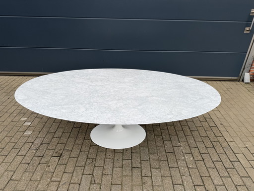 Original oval Knoll Tulip dining table (244cm) Carrara marble