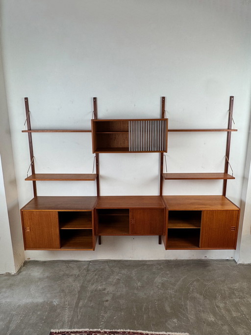 Sistema di pareti in teak danese: design scandinavo senza tempo