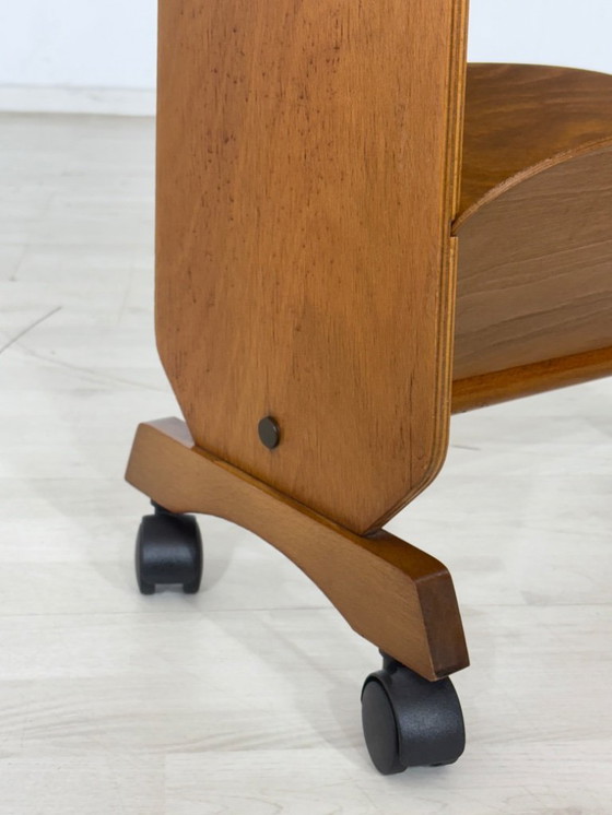 Image 1 of Salontafel uit het midden van de vorige eeuw, bijzettafel, opbergmeubel, tijdschriftenrek, vintage