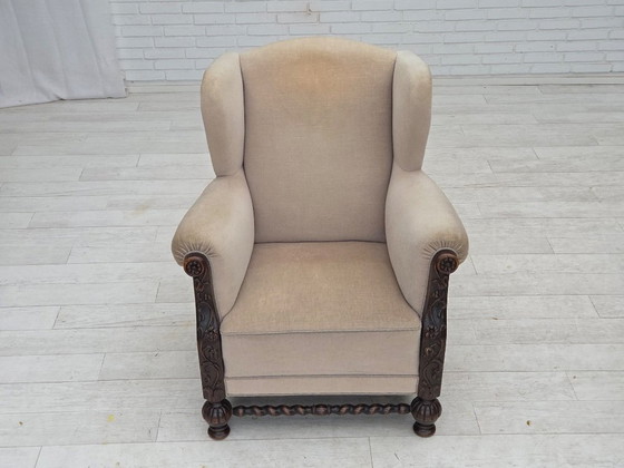 Image 1 of Fauteuil à oreilles danois des années 1960, revêtement en velours, bois de chêne sculpté.