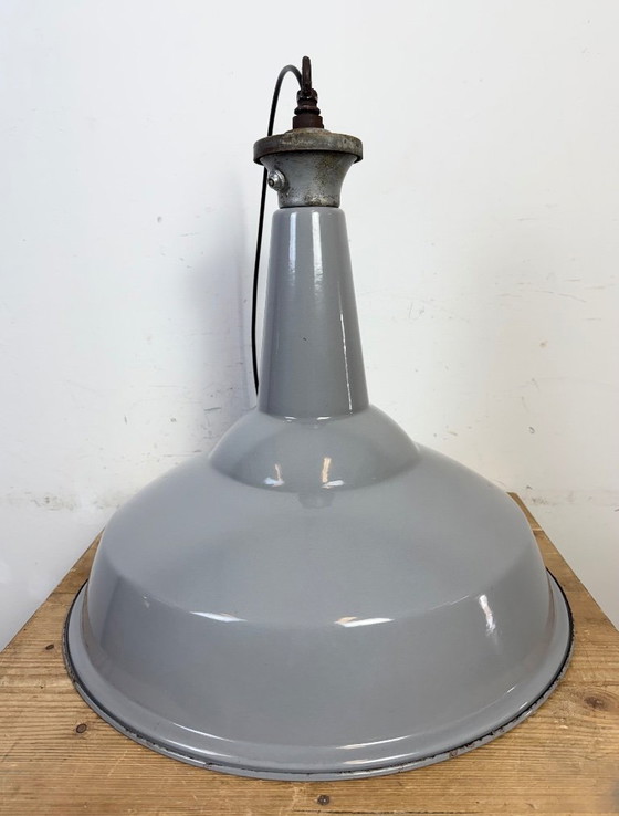 Image 1 of Grande suspension industrielle en émail gris britannique de la marque Benjamin, années 1960