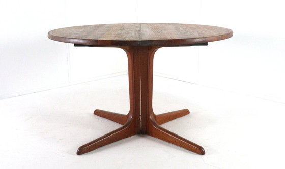 Image 1 of Round extendable teak dining table Danish