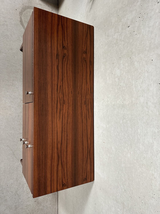 Image 1 of Credenza in noce in stile moderno di metà secolo