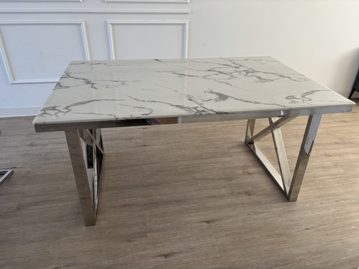 Table à manger et table basse