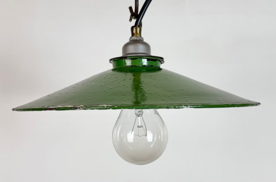 Image 1 of Industriële groene emaille lamp, jaren 1950