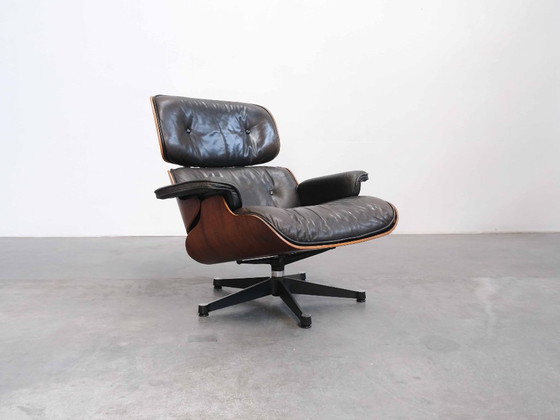 Vintage Eames Lounge Chair & Ottoman – Vitra – Fauteuils, Leather, Wood (photo 4 of 21)