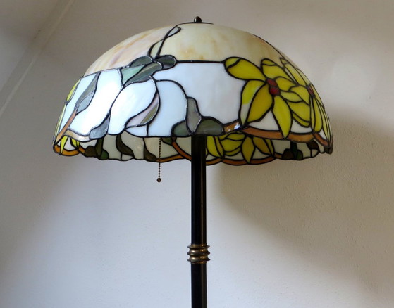 Lampadaire style Tiffany avec vitrail, Verre, Métal, Jaune (photo 2 sur 7)