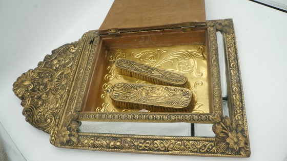 Image 1 of Niederländischer antiker, verzierter Messing-Galeriespiegel, Bürsten, Wandglas, Kupferschrank