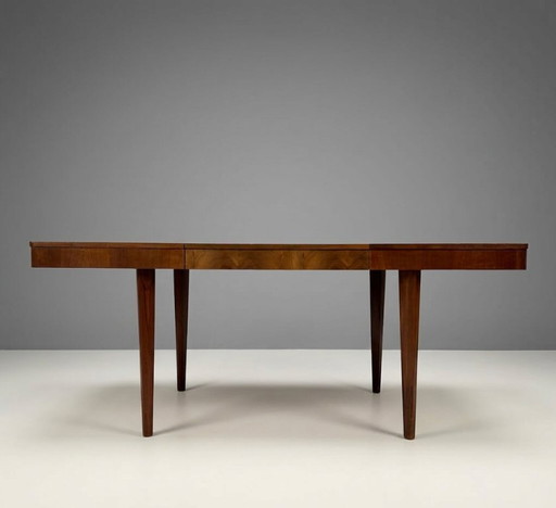 Uitschuifbare eettafel van hout, model Mid Century Jindřich Halabala, jaren 1950