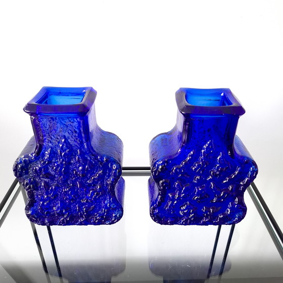 Image 1 of 2x vintage royal blue vase Lars Hellsten Skruf Sweden