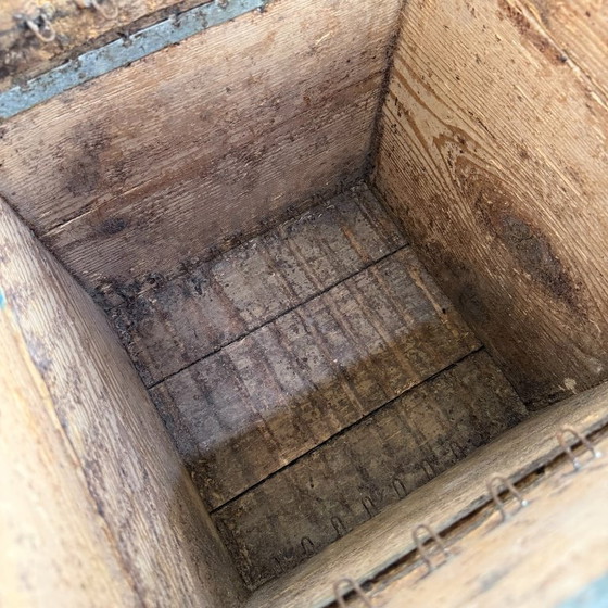 Image 1 of Colmena de madera azul antigua francesa