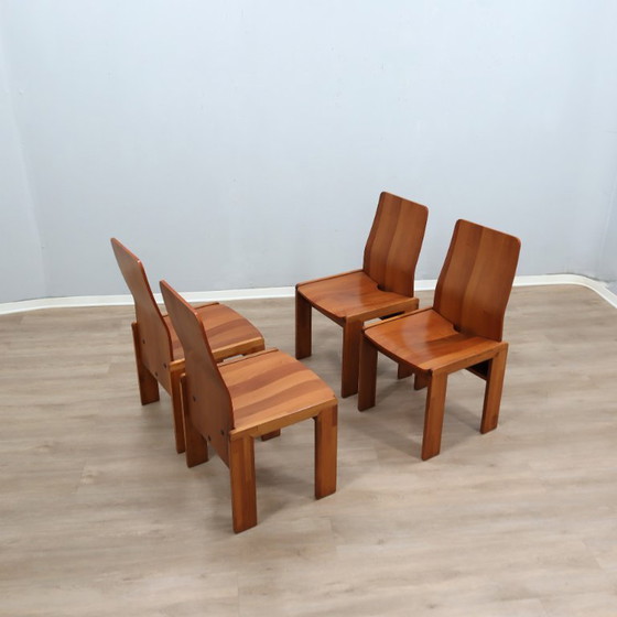 Ensemble de 4 chaises italiennes à dossier haut en bois courbé, style Scarpa, années 1970 (photo 9 of 15)