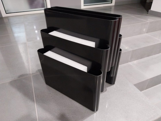 Image 1 of Revistero Julklapp Christmasgift estilo Kartell: réplica perfecta del diseño en acrílico negro