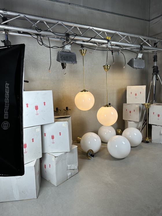 Image 1 of Lampade a sospensione Art Déco XL - Opalino e ottone