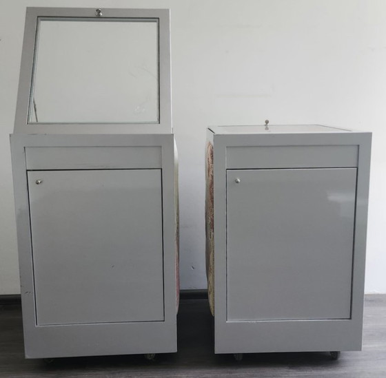 2 vitrines exclusives avec présentoir – Glass, Metal (photo 8 of 9)